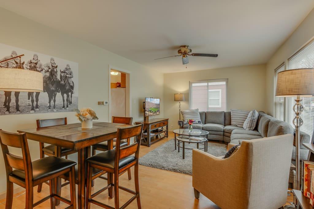 Cute And Comfortable Notre Dame Home(1631) - thumb 3