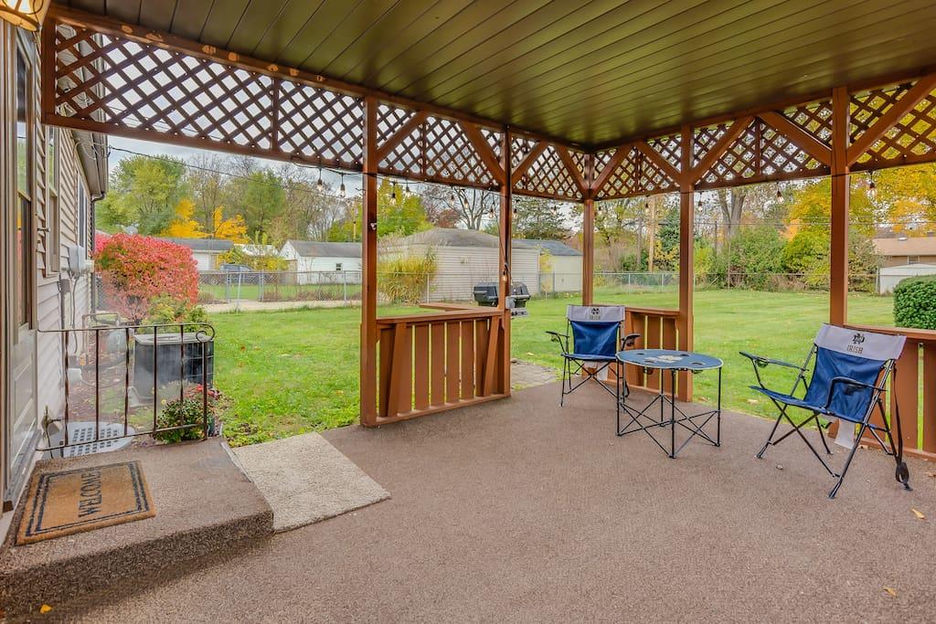 Cute And Comfortable Notre Dame Home(1631) - thumb 1