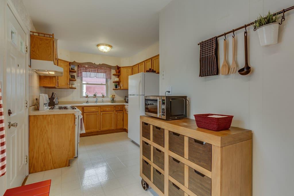 Cute And Comfortable Notre Dame Home(1631) - thumb 6