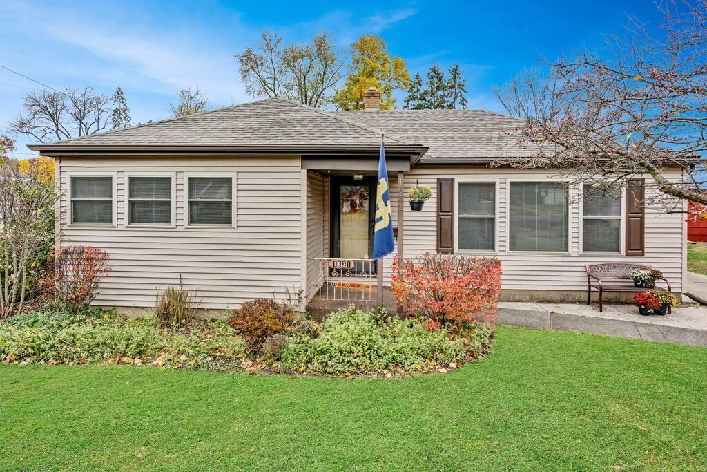 Cute And Comfortable Notre Dame Home(1631) - thumb 0