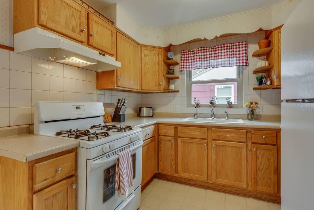 Cute And Comfortable Notre Dame Home(1631) - thumb 10