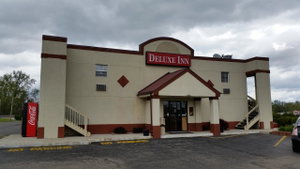 Deluxe Inn (formerly Days Inn)