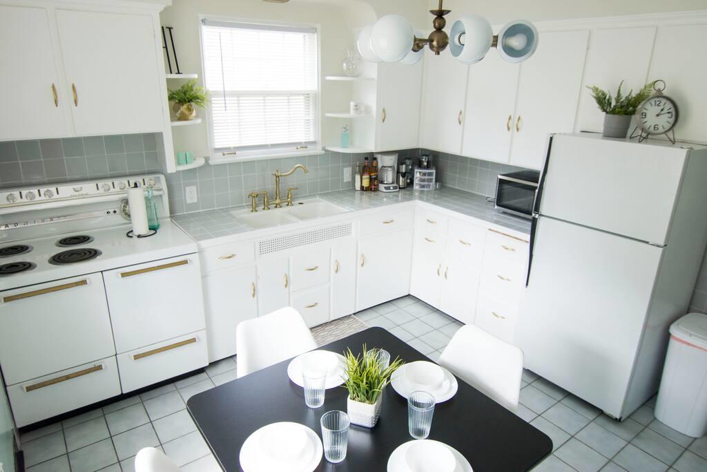 TheBrickHouse Near Notre Dame-spacious/stylish Apt - thumb 10