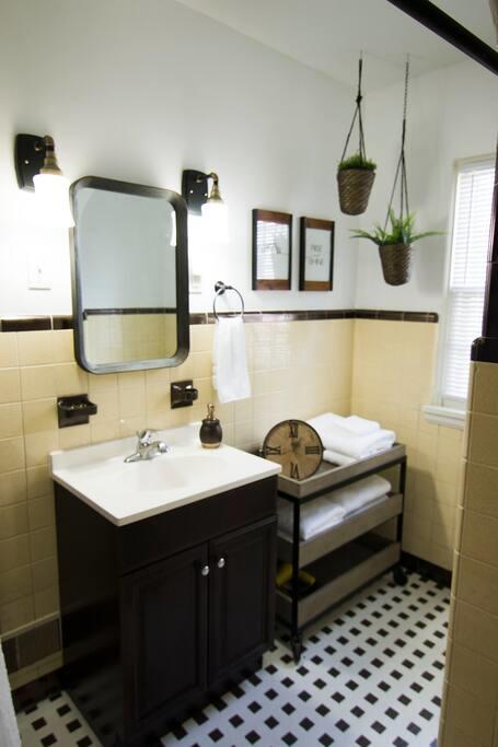 TheBrickHouse Near Notre Dame-spacious/stylish Apt - thumb 4