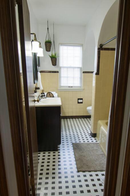 TheBrickHouse Near Notre Dame-spacious/stylish Apt - thumb 11