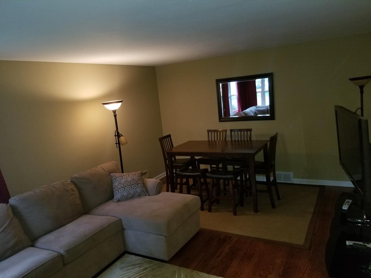 Ideal Getaway Walking Distance To Notre Dame In South Bend! - thumb 10
