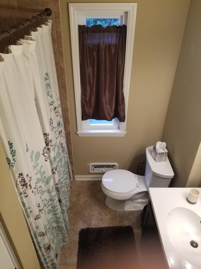 Ideal Getaway Walking Distance To Notre Dame In South Bend! - thumb 1