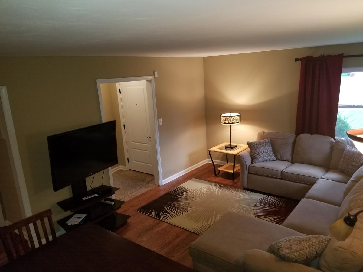 Ideal Getaway Walking Distance To Notre Dame In South Bend! - thumb 3