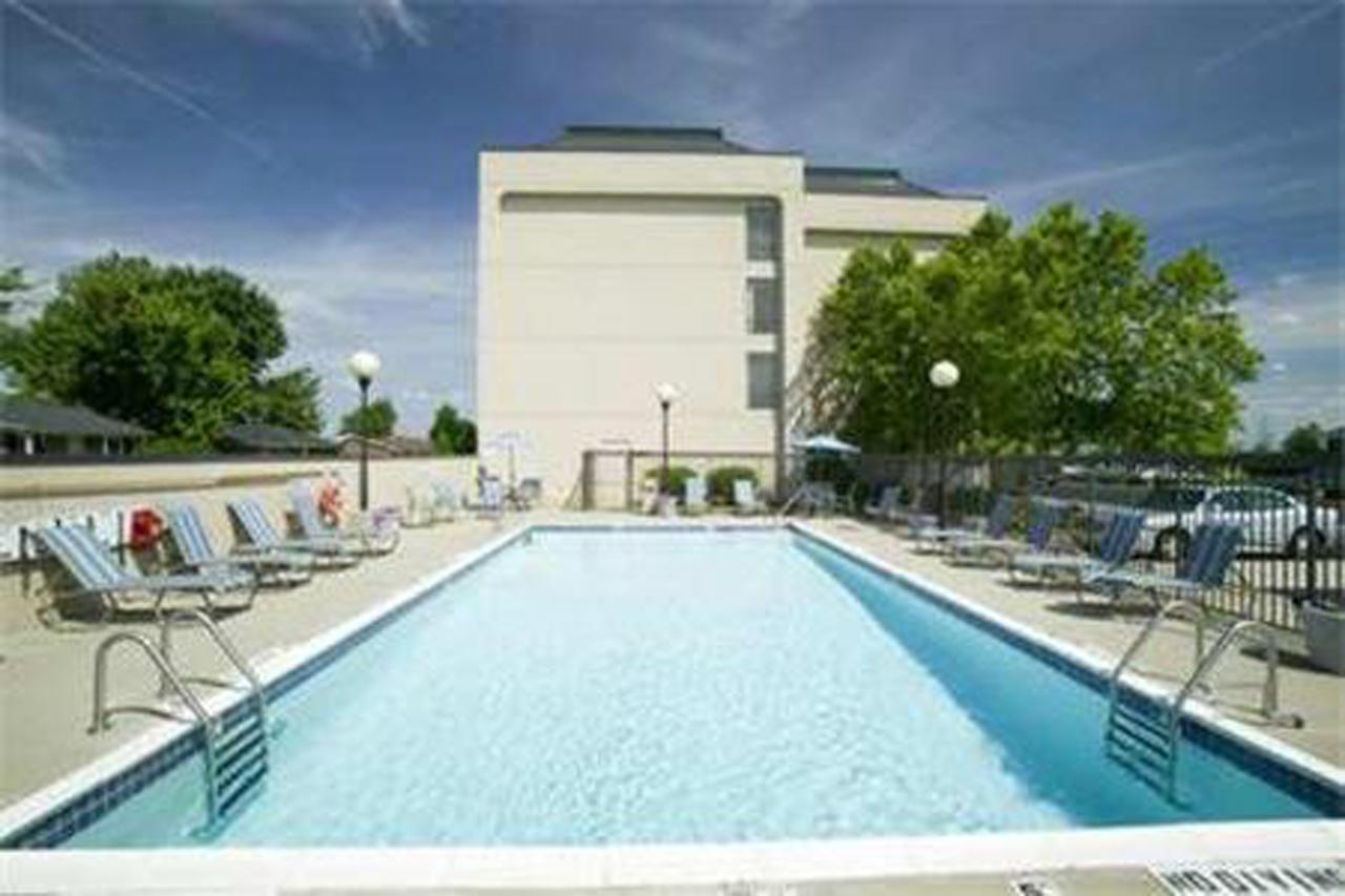 Hampton Inn Clarksville - thumb 18