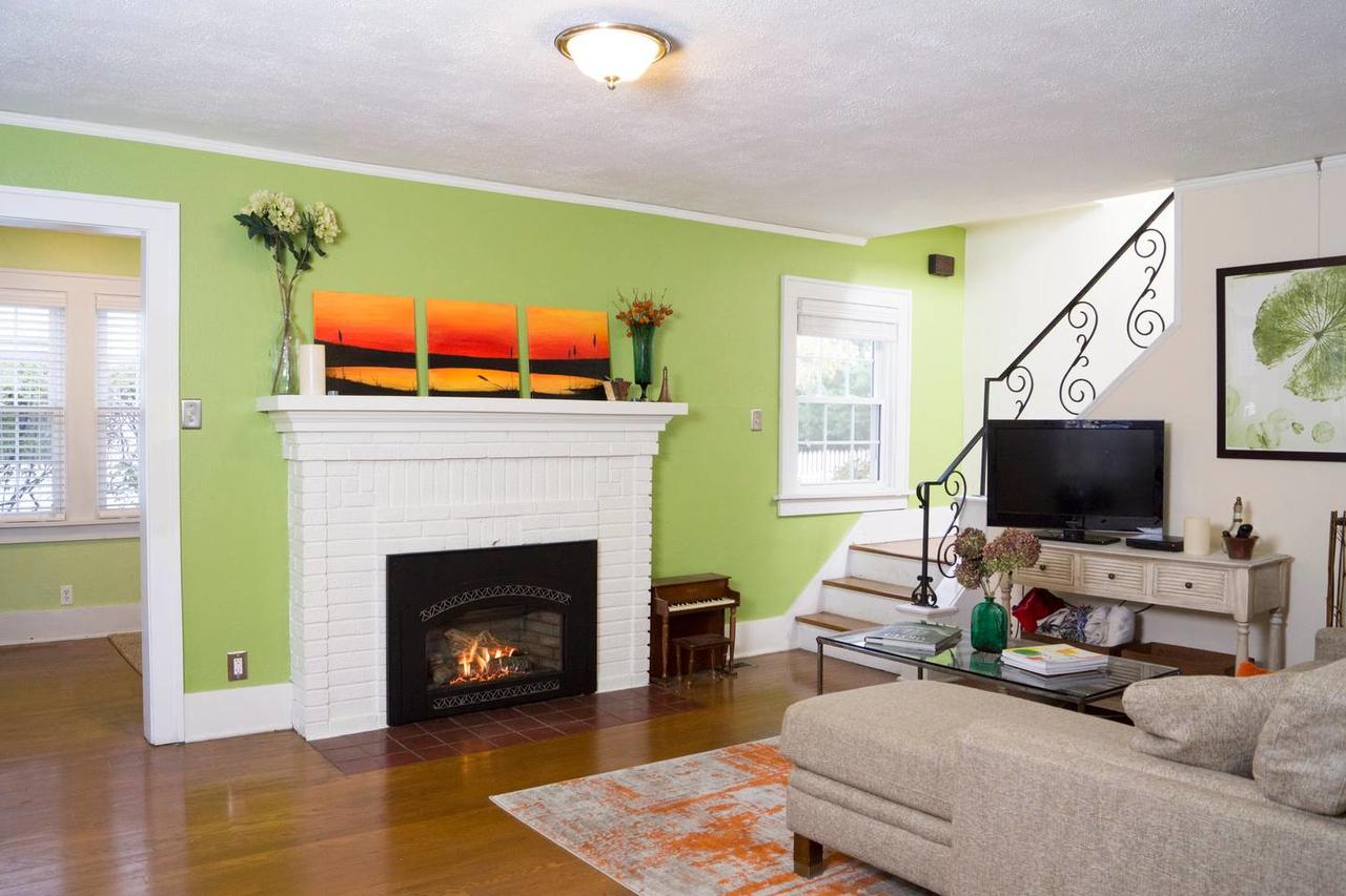 Charming 3 Bedroom Home-2 Miles From Notre Dame's Campus - thumb 1