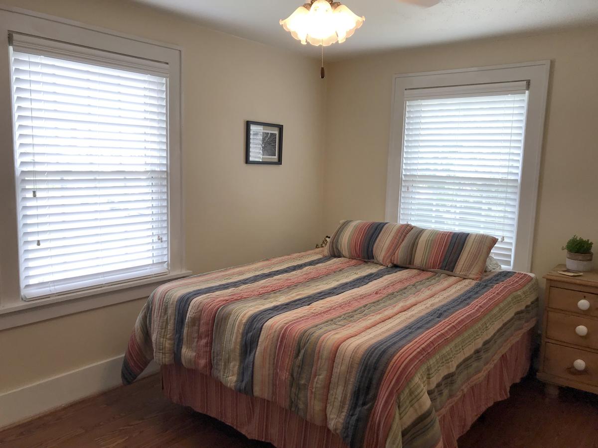 Charming 3 Bedroom Home-2 Miles From Notre Dame's Campus - thumb 11