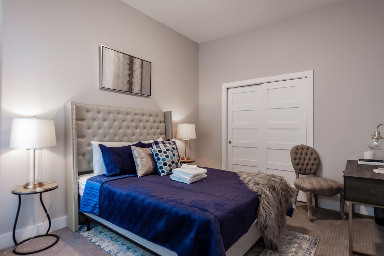 Amazing Indy House Sleeps 15 4 Bd 2.5 Ba - thumb 32