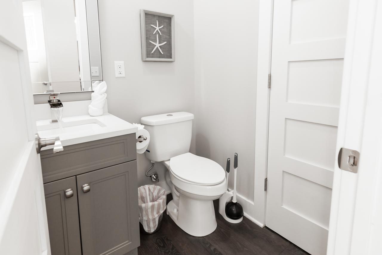 Amazing Indy House Sleeps 15 4 Bd 2.5 Ba - thumb 29