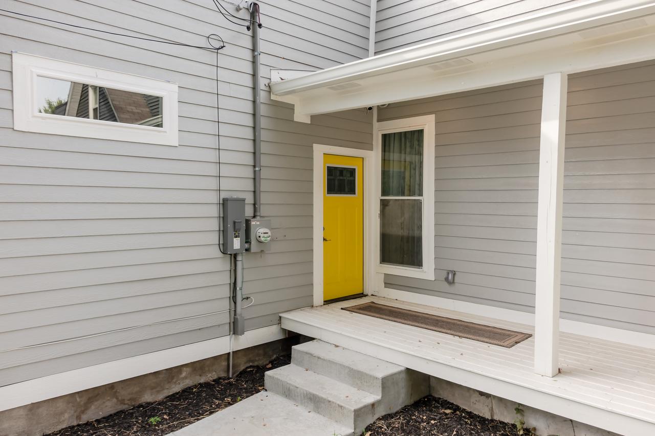 Amazing Indy House Sleeps 15 4 Bd 2.5 Ba - thumb 14