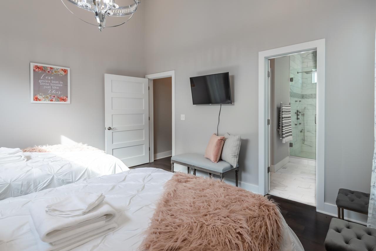 Amazing Indy House Sleeps 15 4 Bd 2.5 Ba - thumb 31