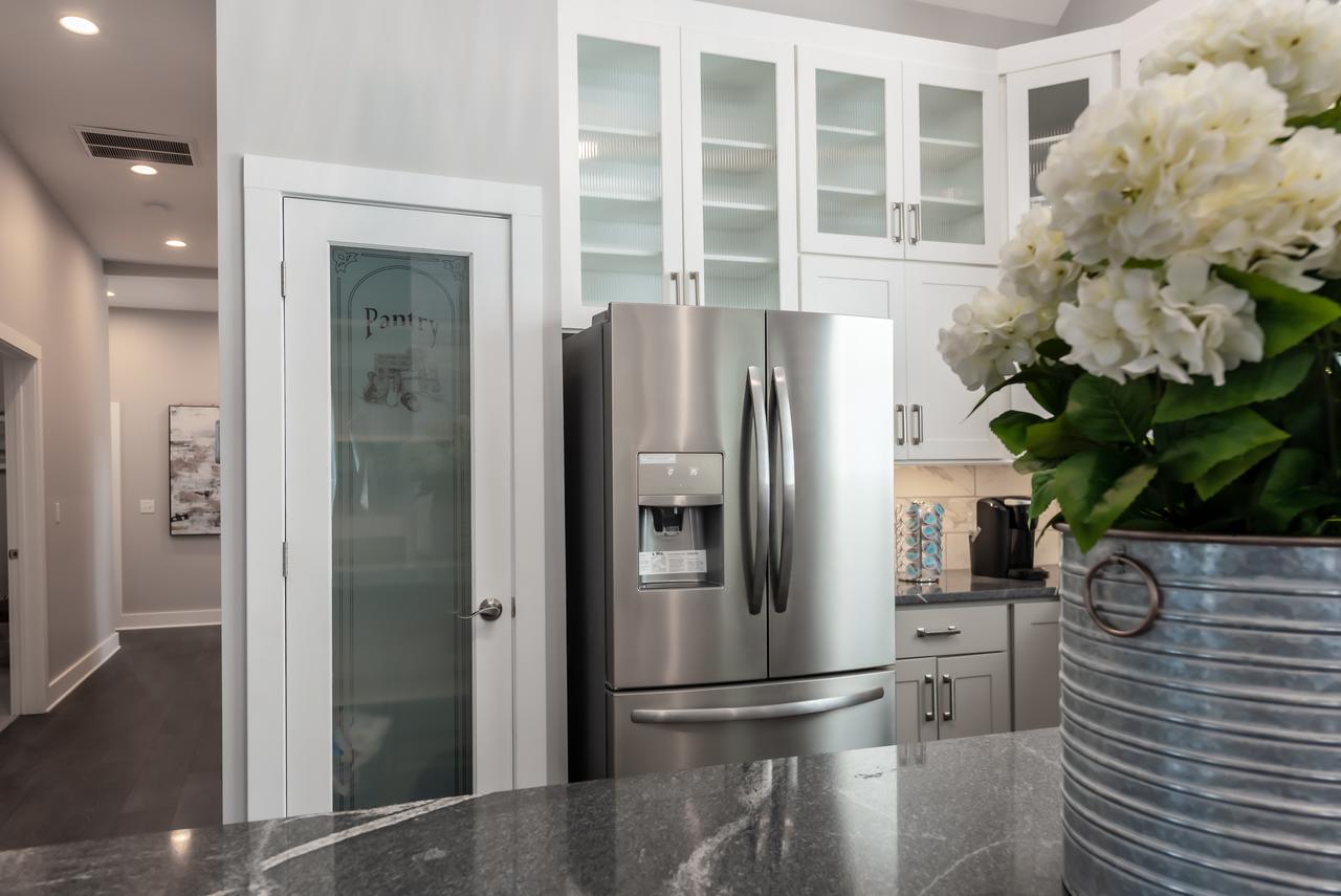 Amazing Indy House Sleeps 15 4 Bd 2.5 Ba - thumb 19