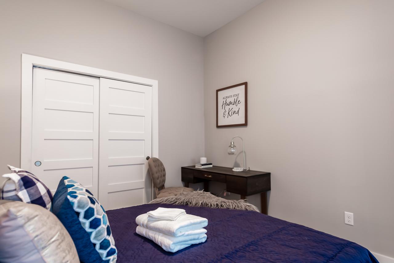 Amazing Indy House Sleeps 15 4 Bd 2.5 Ba - thumb 28