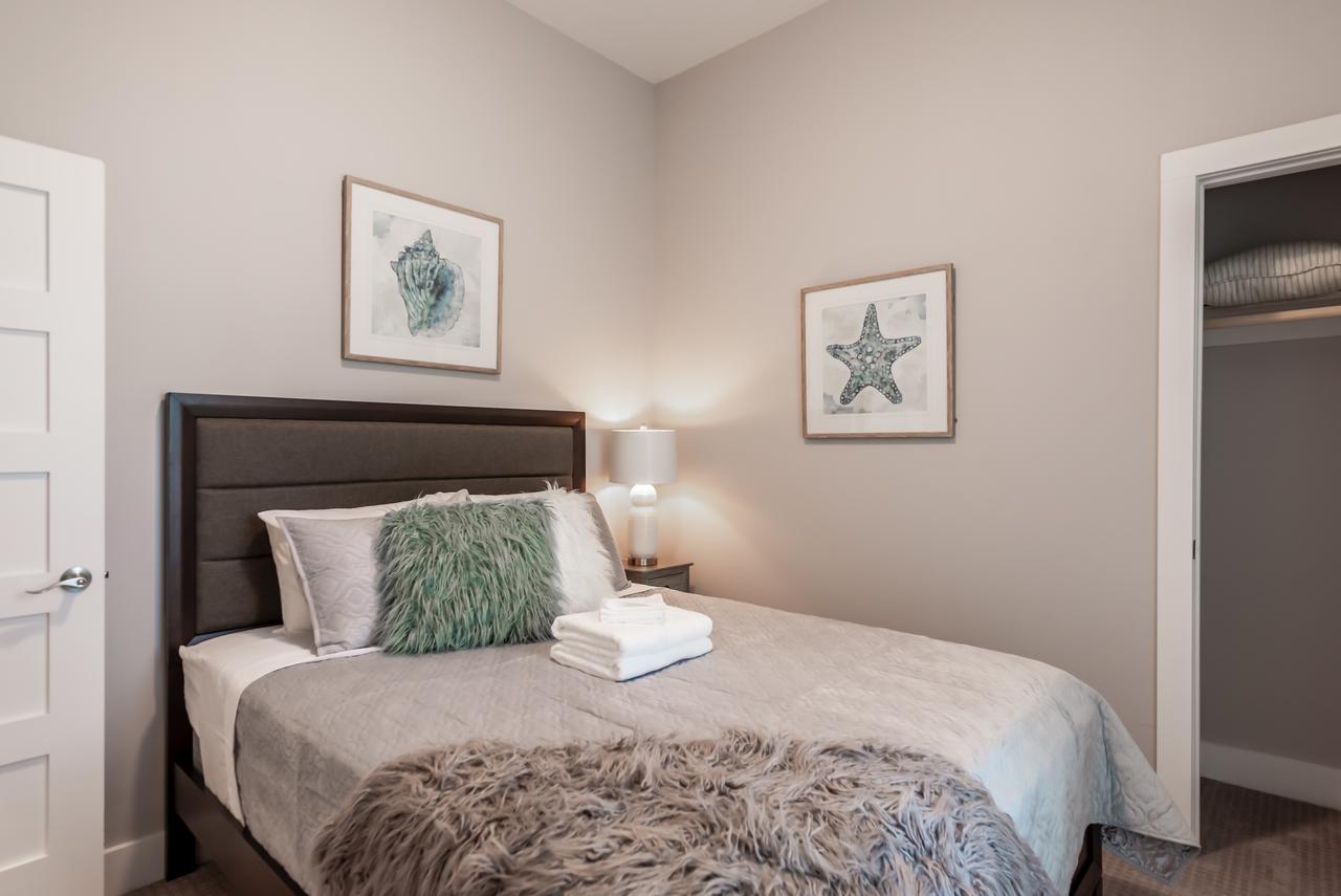 Amazing Indy House Sleeps 15 4 Bd 2.5 Ba - thumb 20