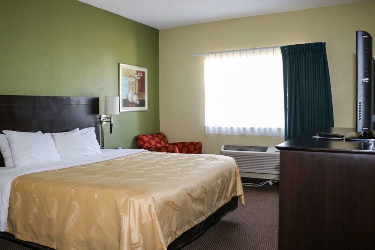 Quality Inn East Evansville - thumb 12