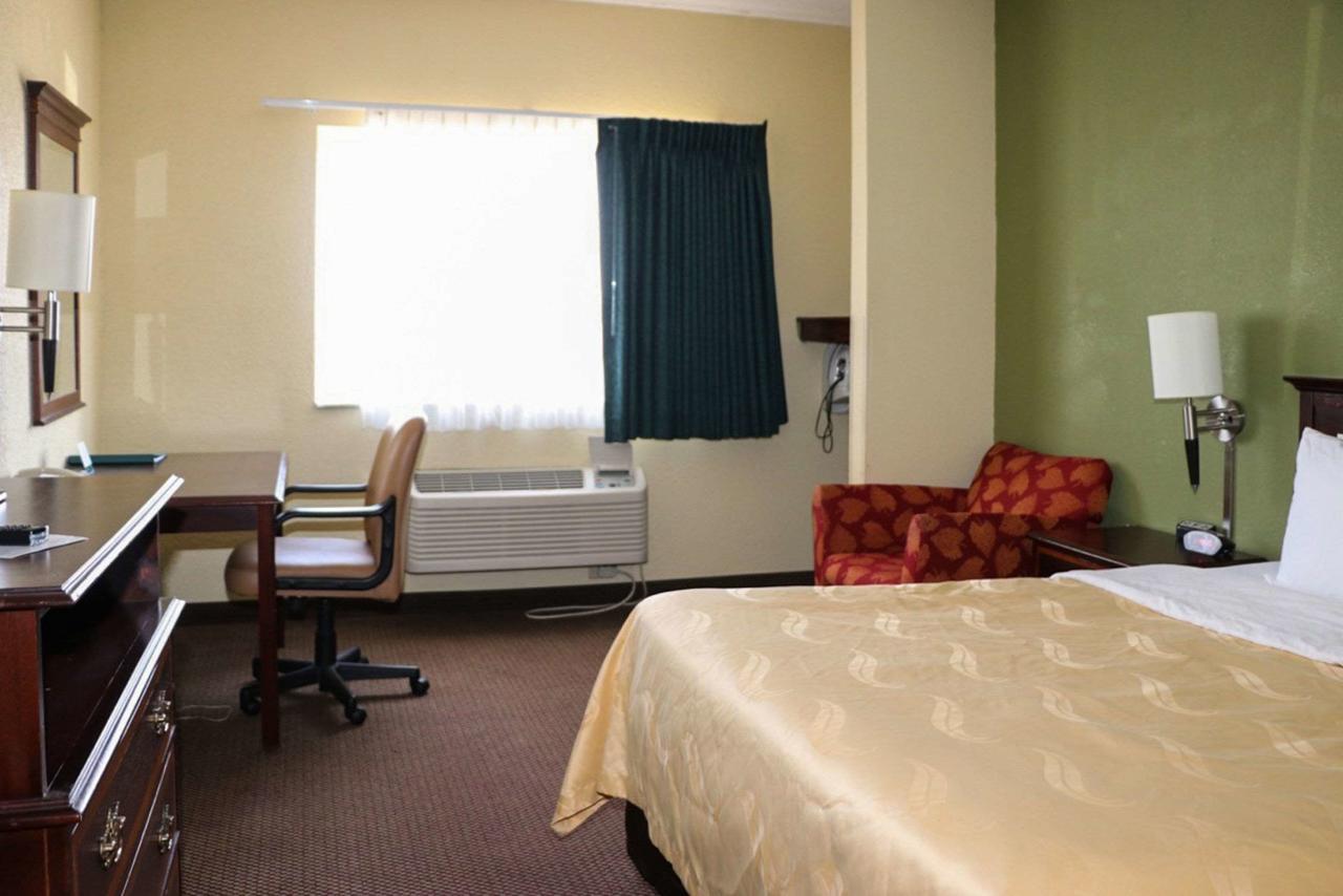 Quality Inn East Evansville - thumb 16