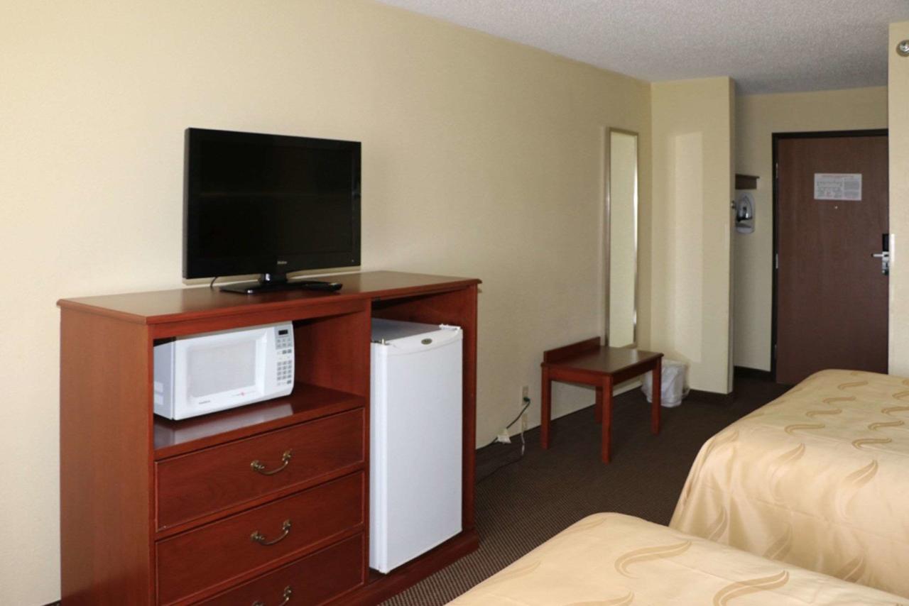 Quality Inn East Evansville - thumb 2