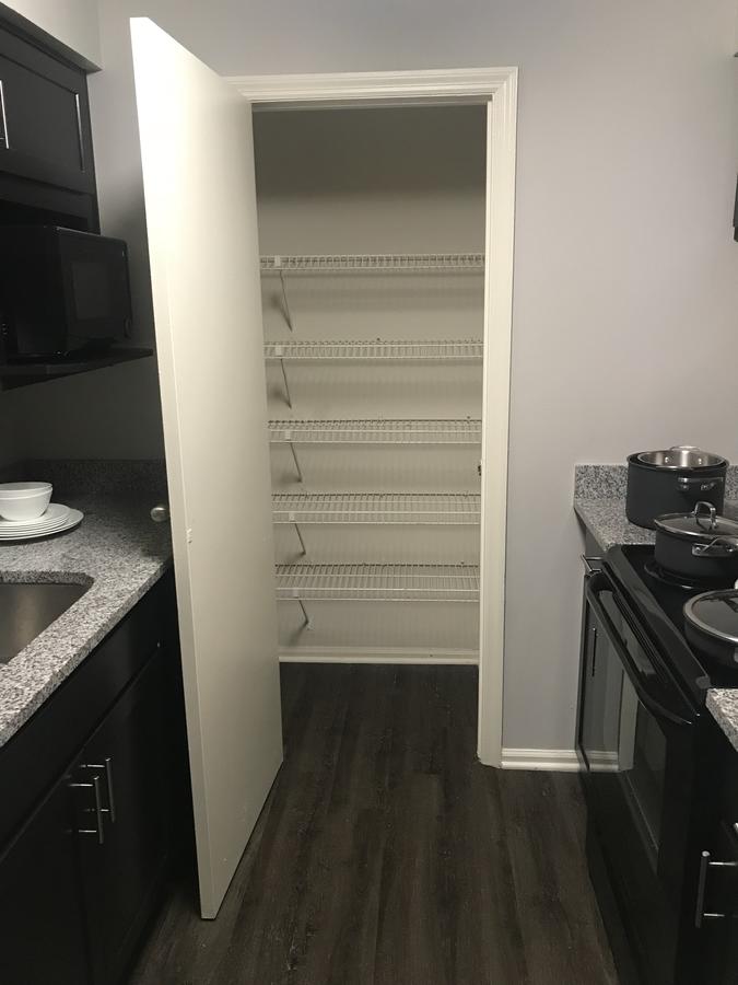 8384 Lakeshore Circle - thumb 2