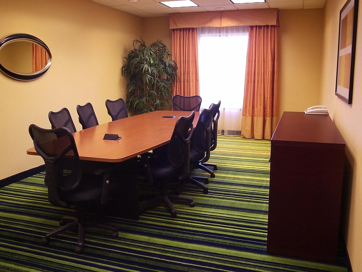 Fairfield Inn And Suites By Marriott Seymour - thumb 20