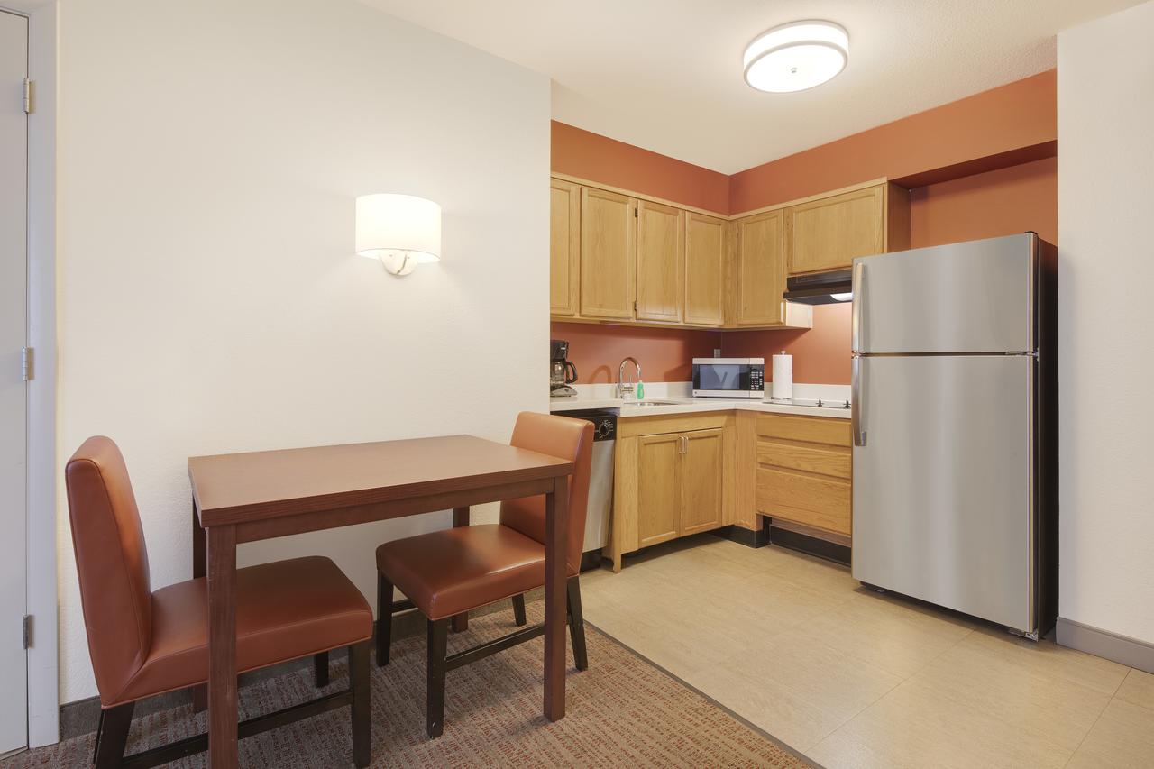Residence Inn Indianapolis Airport - thumb 22