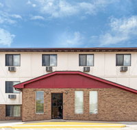 Super 8 by Wyndham Clinton - Accommodation Indiana