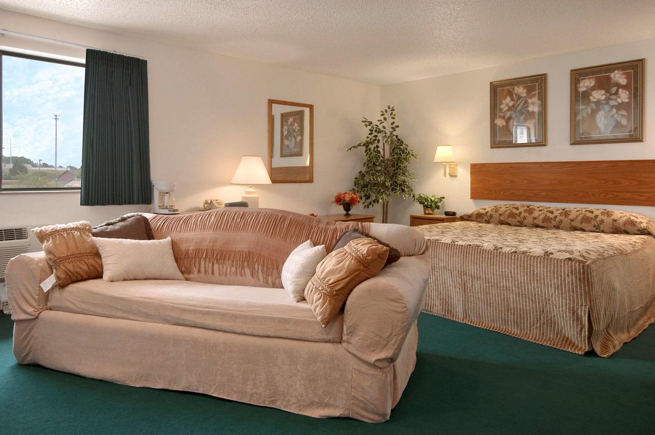Super 8 By Wyndham Cedar Rapids - thumb 12