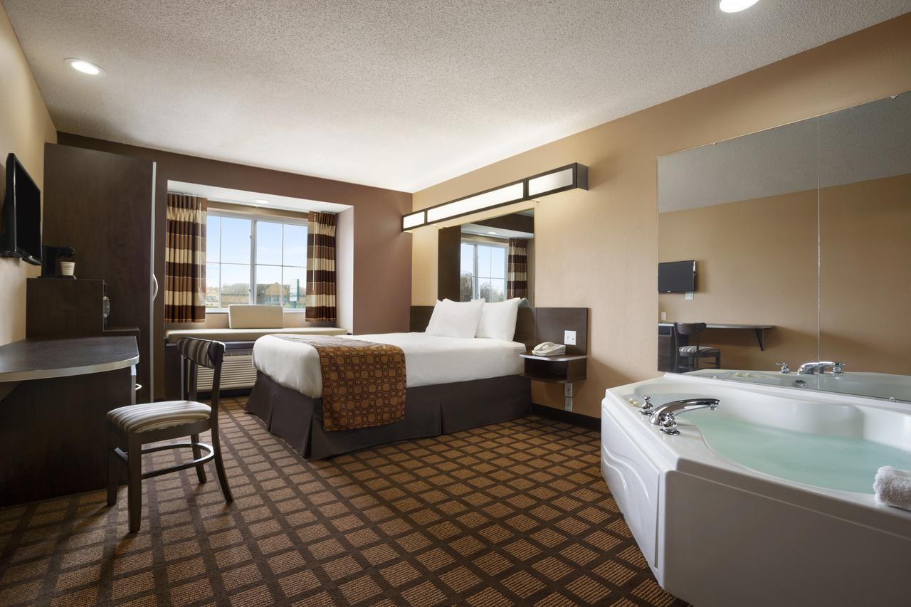 Microtel By Wyndham Cedar Rapids/Marion - thumb 28
