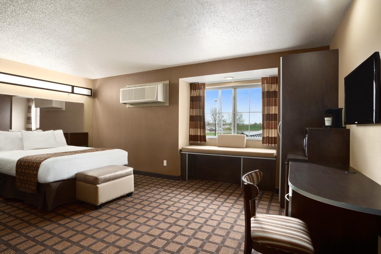Microtel By Wyndham Cedar Rapids/Marion - thumb 26