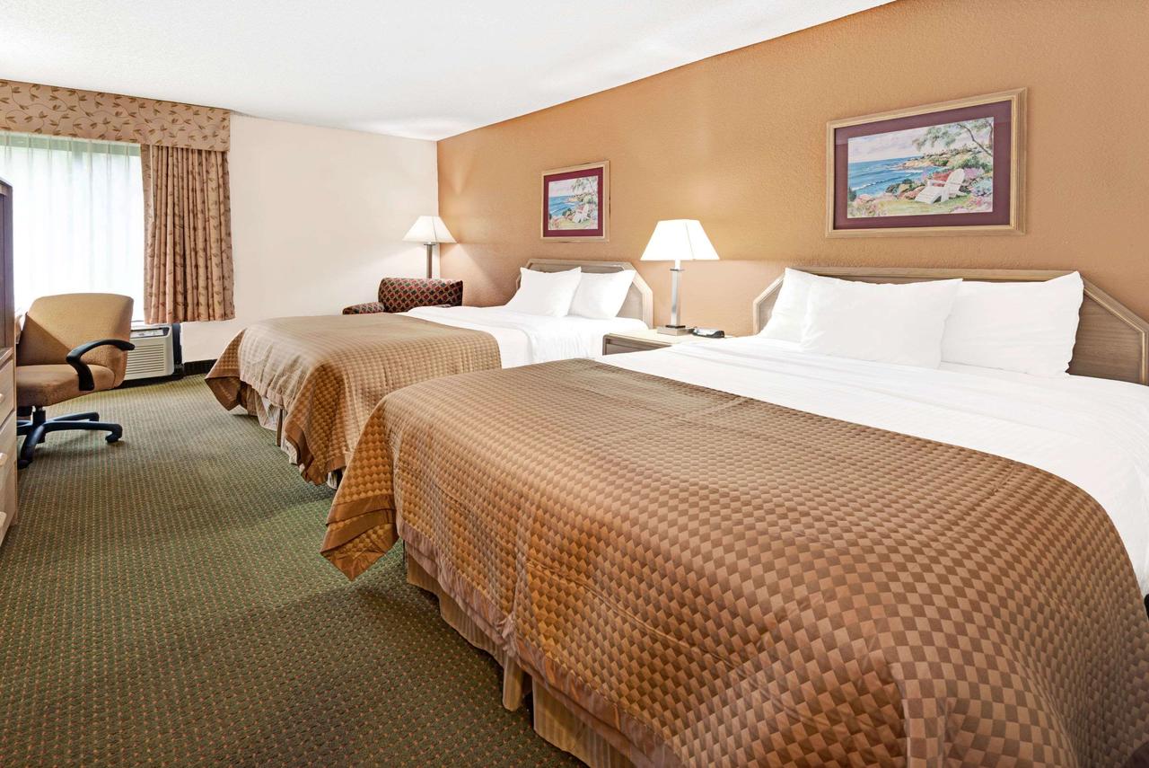 Baymont By Wyndham Lawrence - thumb 7