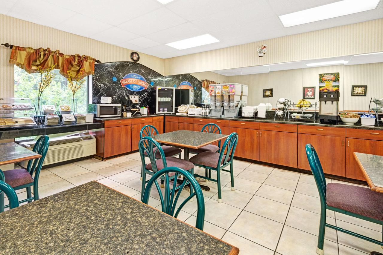 Baymont By Wyndham Lawrence - thumb 10