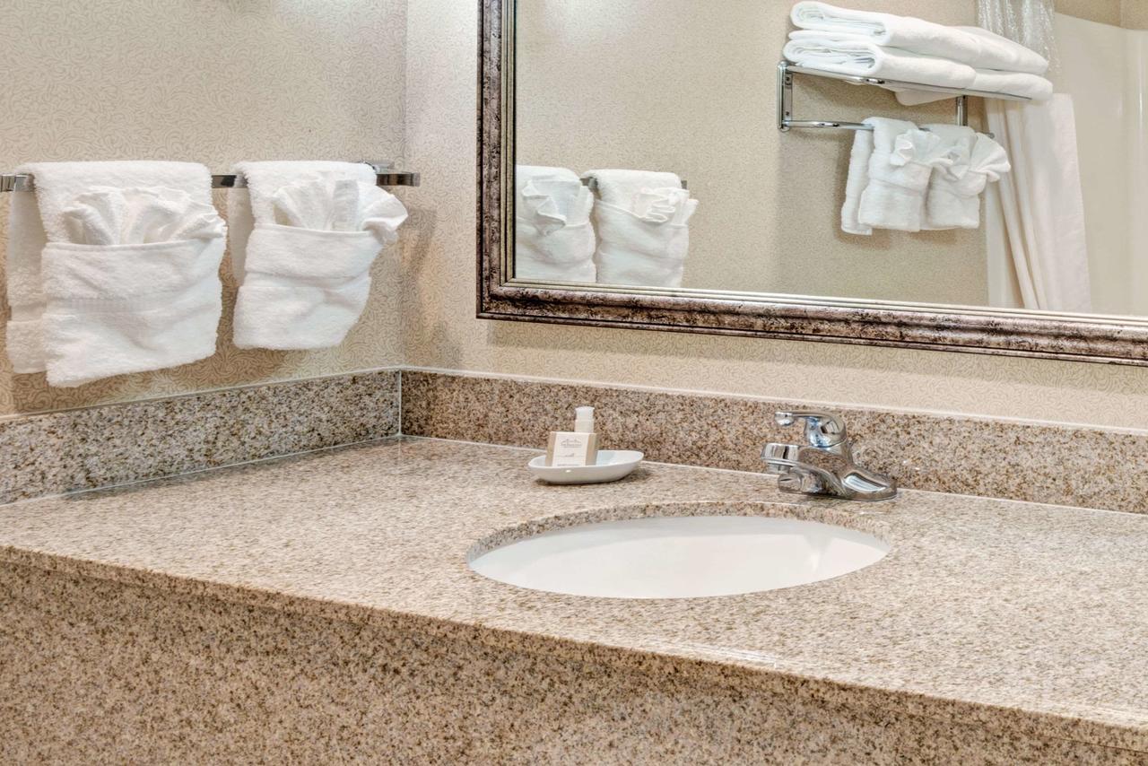 Baymont By Wyndham Lawrence - thumb 6