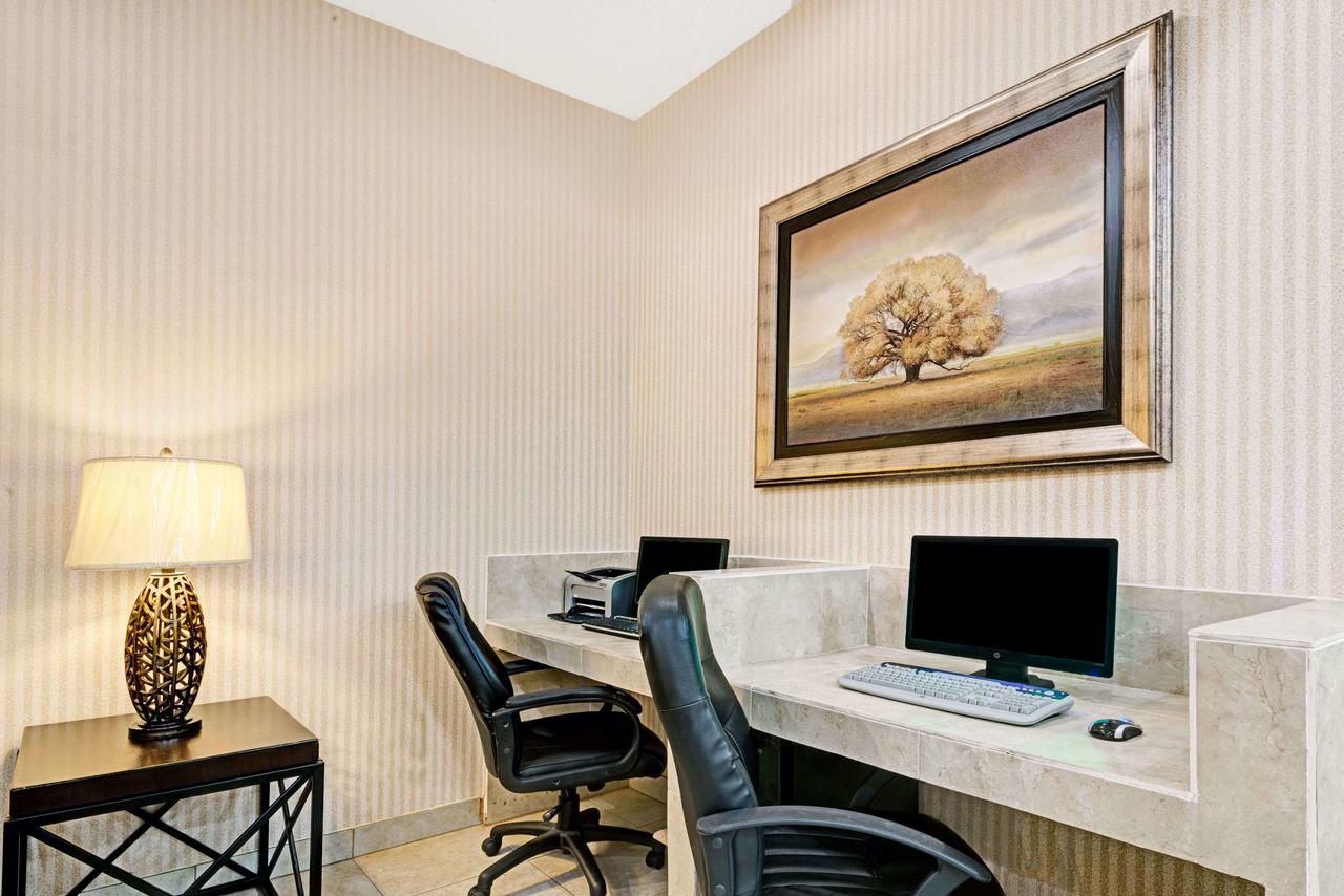 Baymont By Wyndham Lawrence - thumb 9