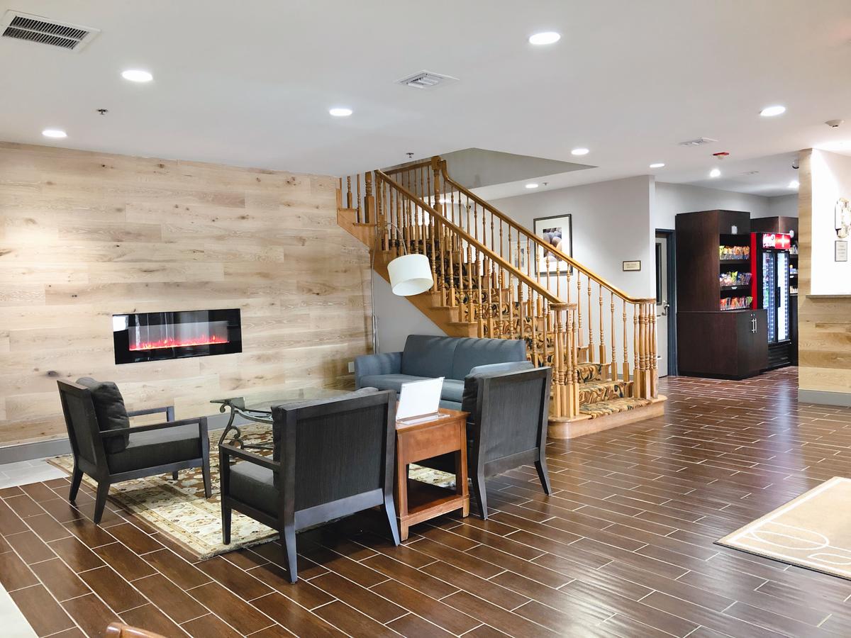 Country Inn & Suites By Radisson, Topeka West, KS - thumb 2