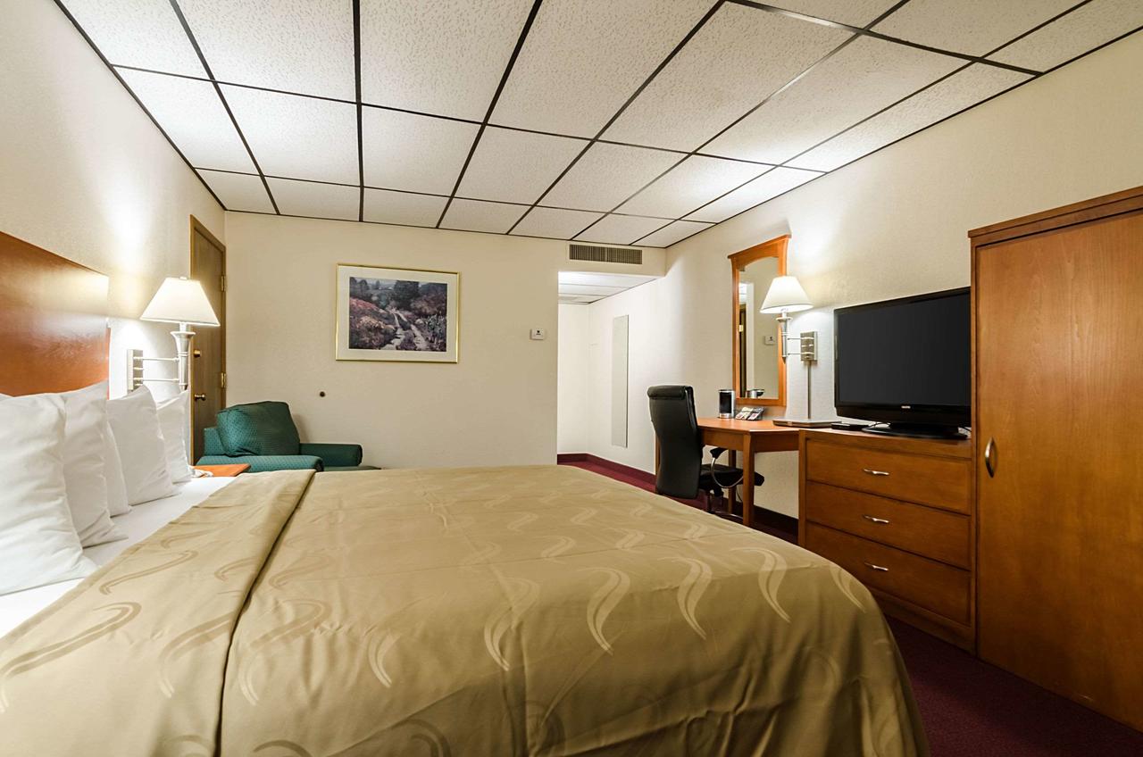 Quality Inn & Suites Salina - thumb 29