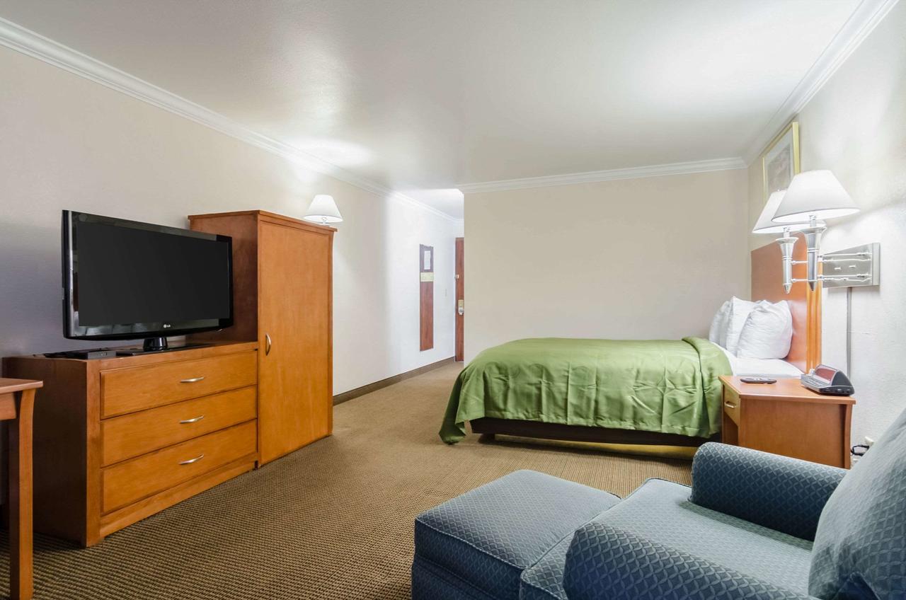 Quality Inn & Suites Salina - thumb 21