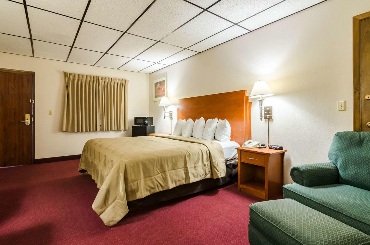 Quality Inn & Suites Salina - thumb 22
