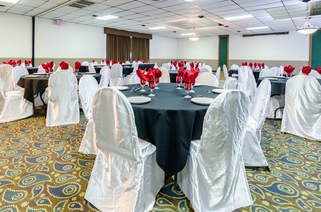 Quality Inn & Suites Salina - thumb 34