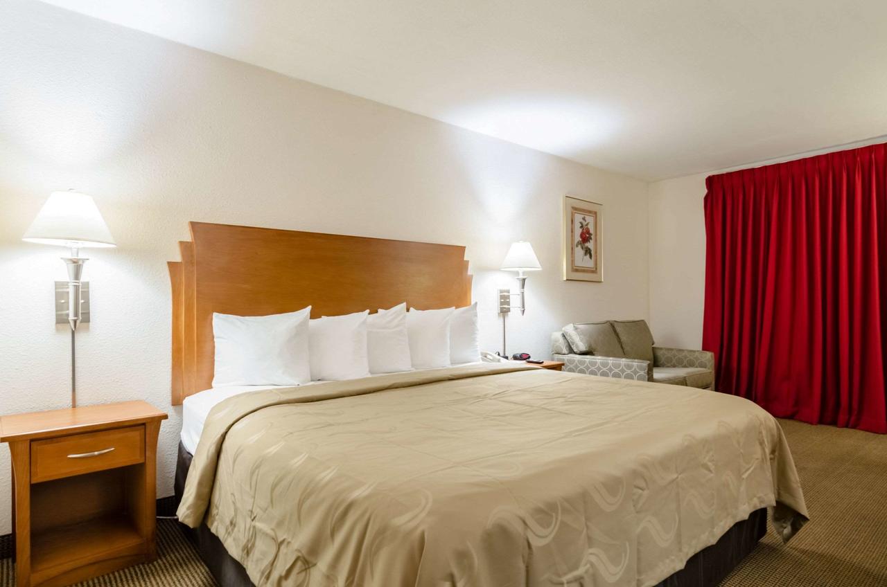 Quality Inn & Suites Salina - thumb 2