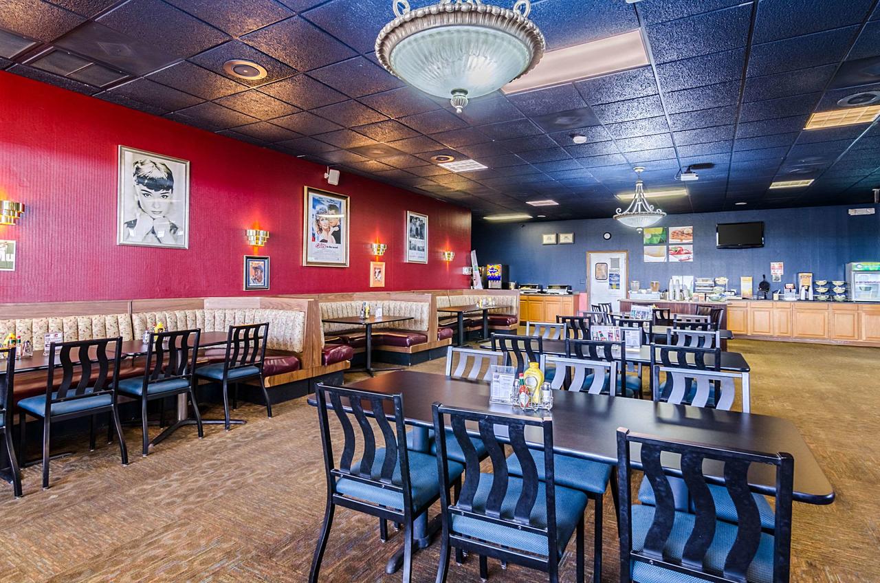 Quality Inn & Suites Salina - thumb 25