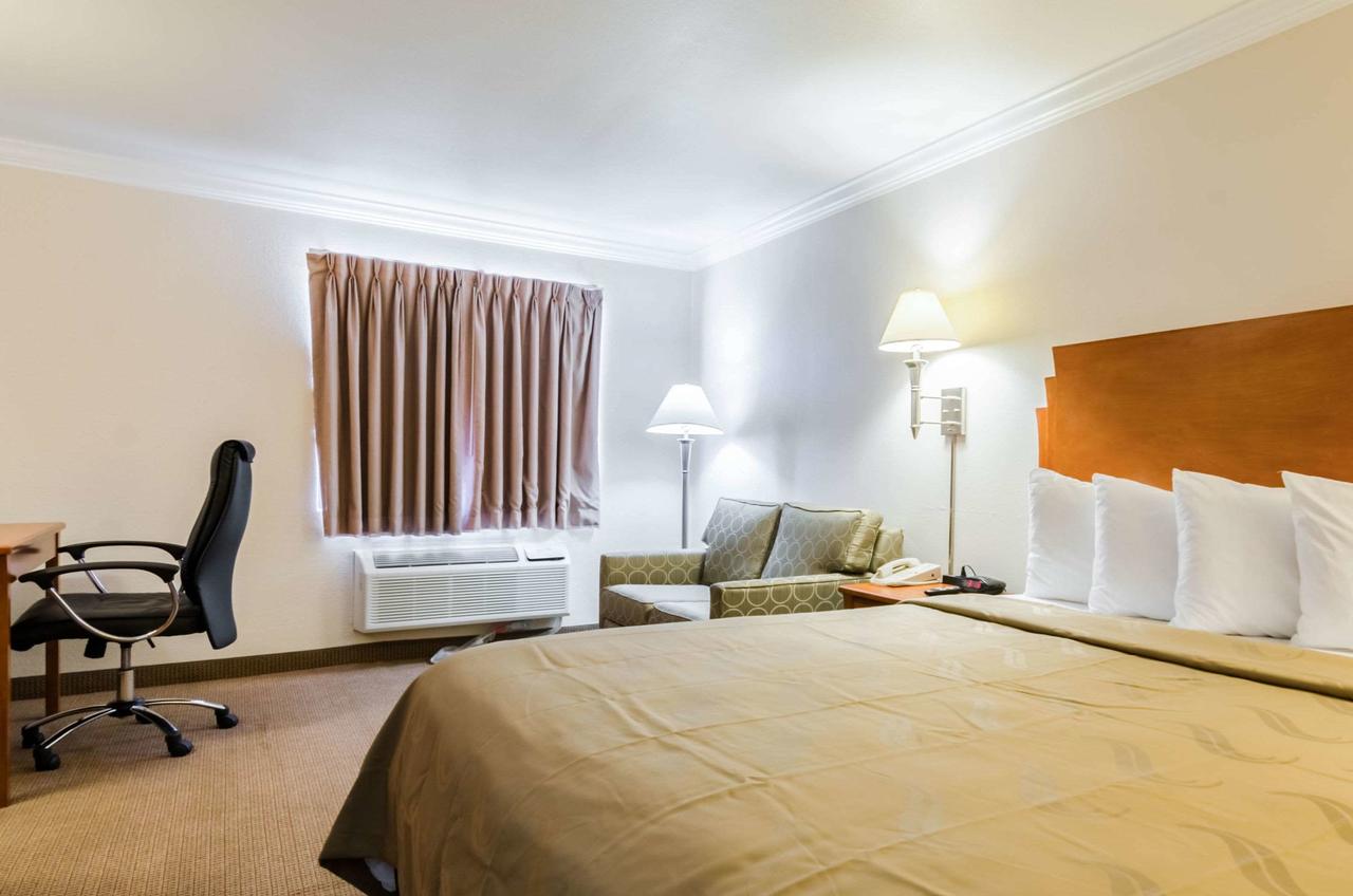 Quality Inn & Suites Salina - thumb 38