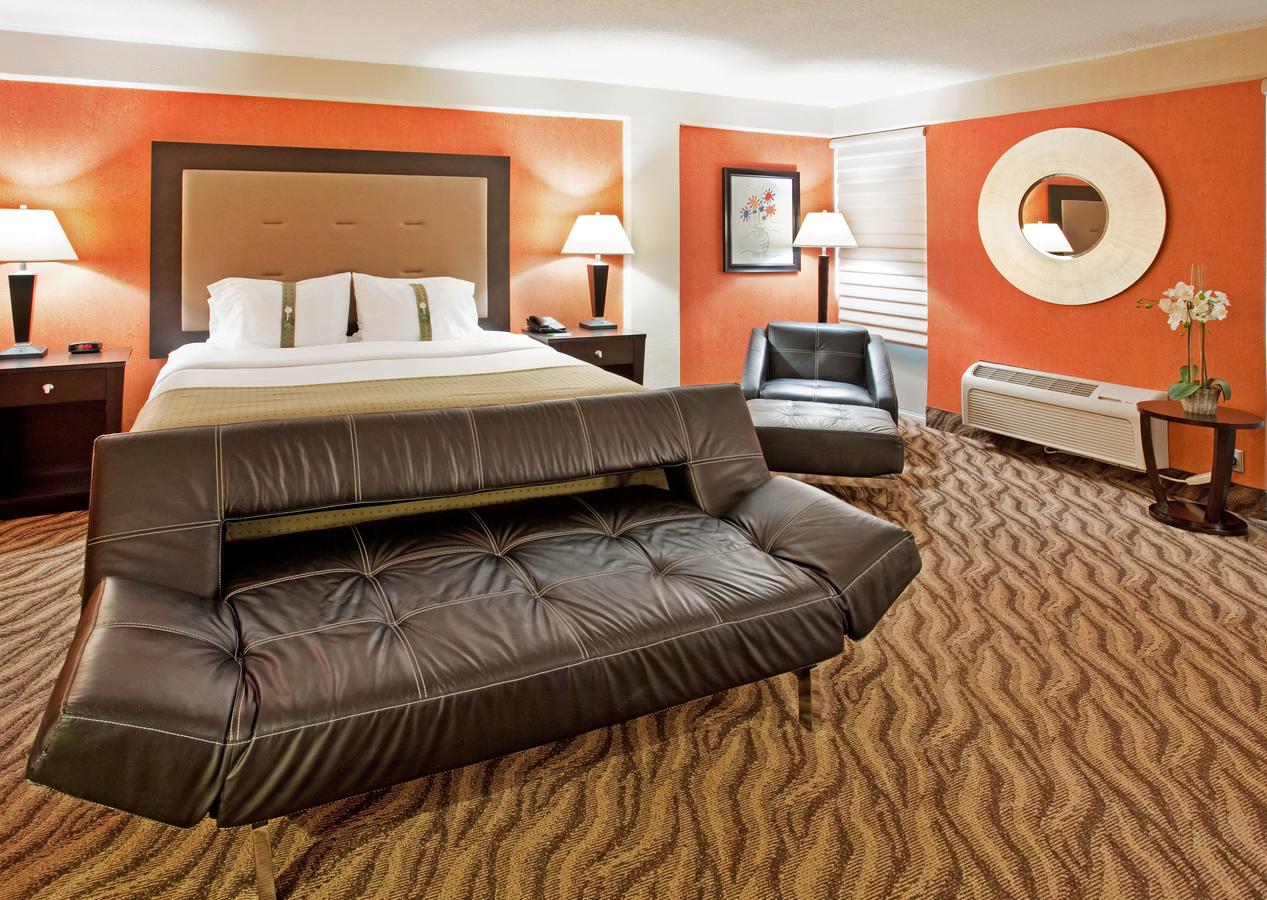 Holiday Inn At The Campus - thumb 9