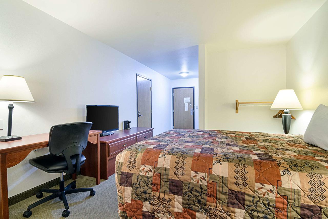 Rodeway Inn Larned - thumb 19