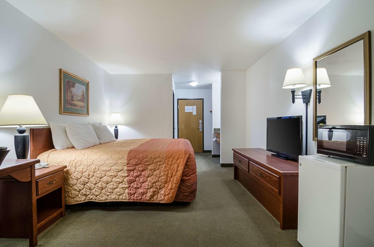 Rodeway Inn Larned - thumb 3