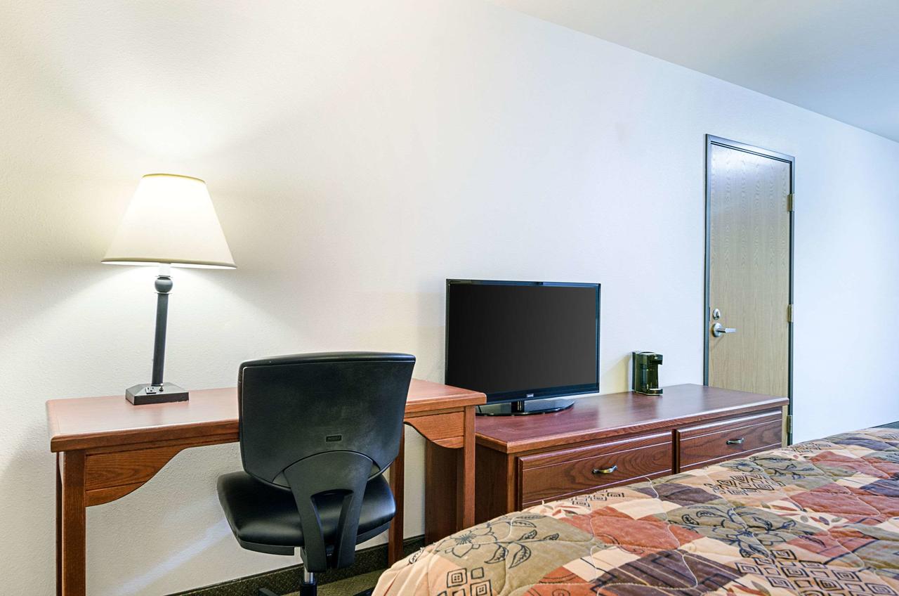 Rodeway Inn Larned - thumb 5