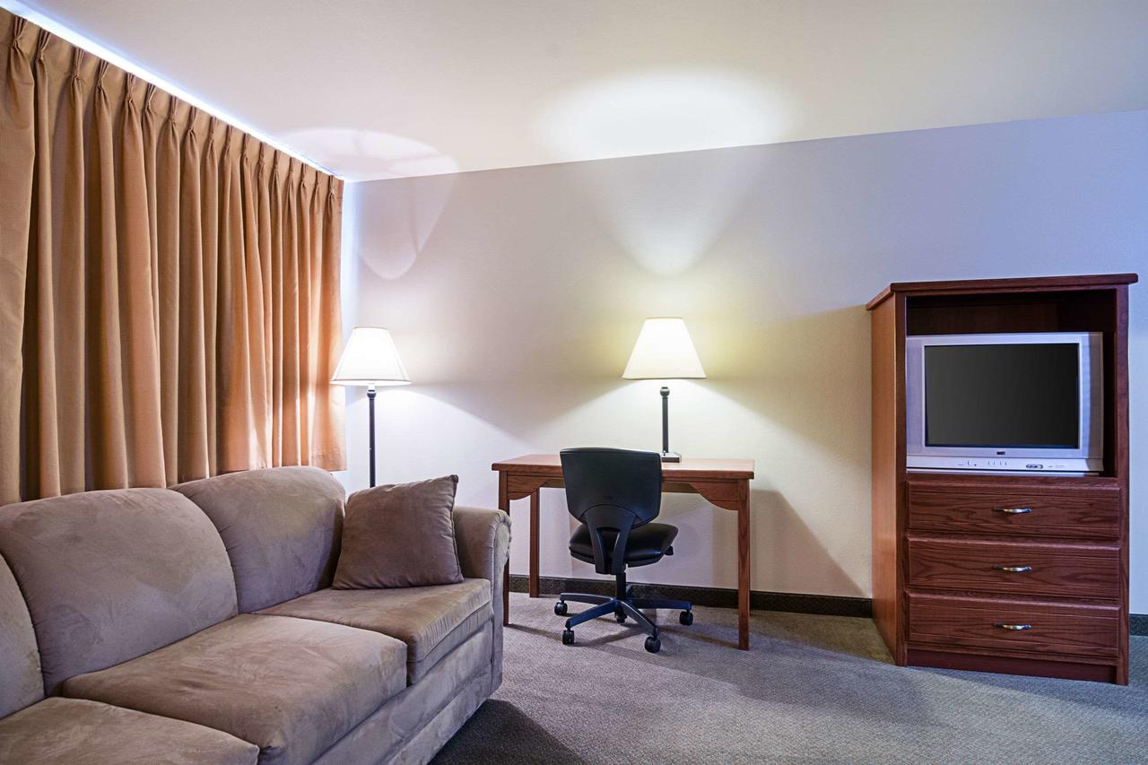 Rodeway Inn Larned - thumb 2