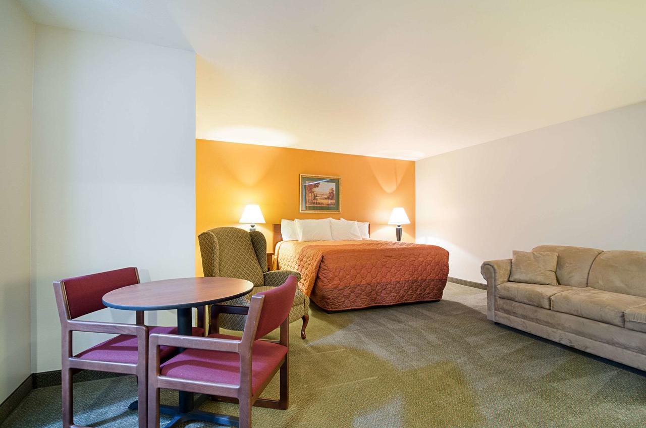 Rodeway Inn Larned - thumb 28